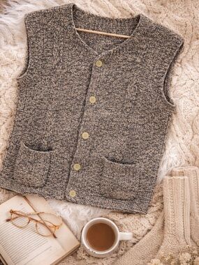 HANDMADE Knit Sweater Vest Med Heathered Grey Cable Knit Pockets Granny Casual